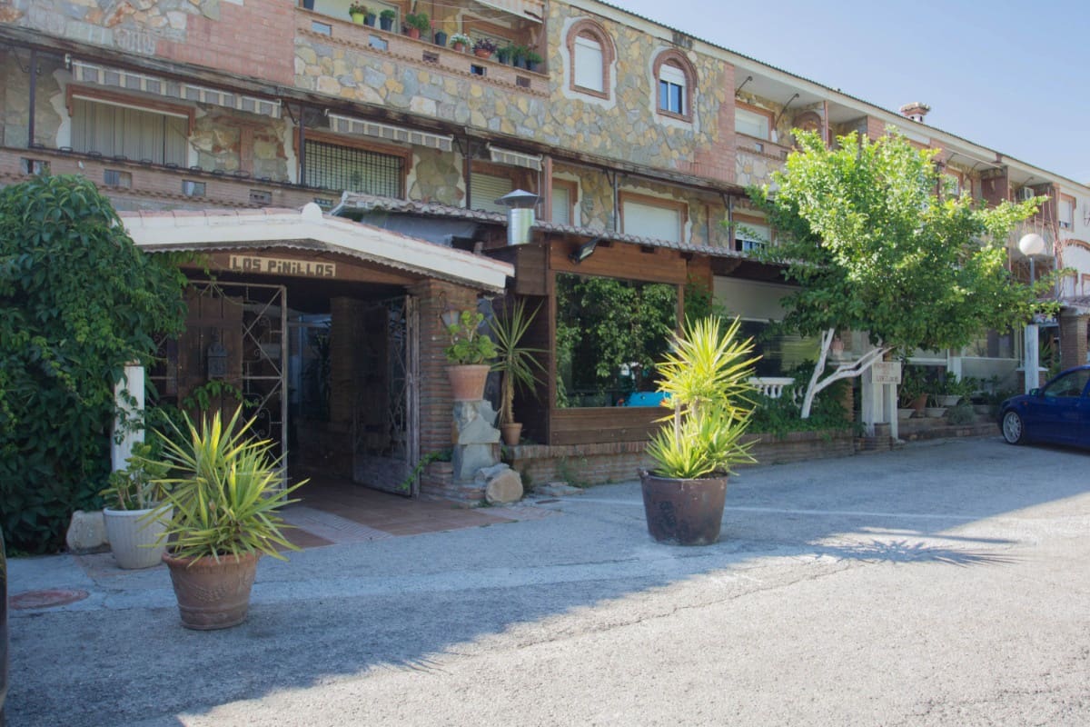 12 soveværelse Guesthouse/B & B til salg i Pinos Genil med garage - € 1.200.000 (Ref: 6720621)