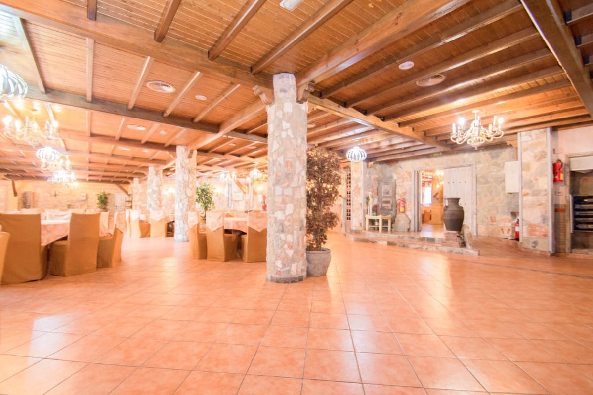 12 soveværelse Guesthouse/B & B til salg i Pinos Genil med garage - € 1.200.000 (Ref: 6720621)