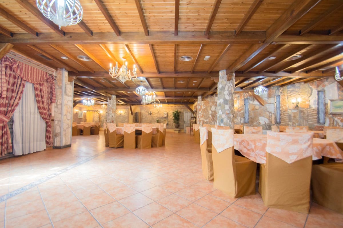 12 soveværelse Guesthouse/B & B til salg i Pinos Genil med garage - € 1.200.000 (Ref: 6720621)