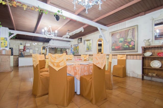 12 slaapkamer Gastenverblijf/B&B te koop in Pinos Genil met garage - € 1.200.000 (Ref: 6720621)