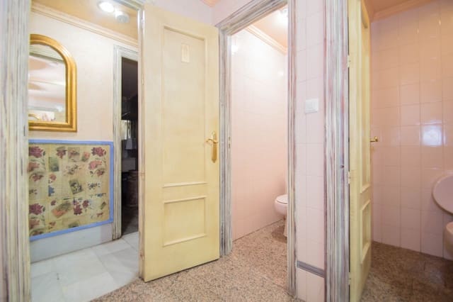 12 slaapkamer Gastenverblijf/B&B te koop in Pinos Genil met garage - € 1.200.000 (Ref: 6720621)