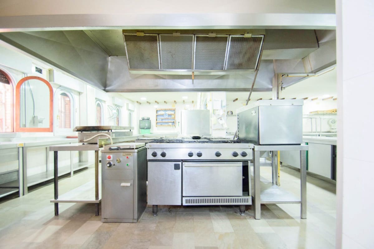 12 soveværelse Guesthouse/B & B til salg i Pinos Genil med garage - € 1.200.000 (Ref: 6720621)