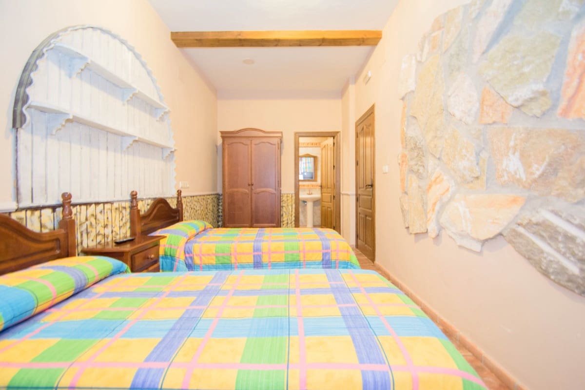 12 soveværelse Guesthouse/B & B til salg i Pinos Genil med garage - € 1.200.000 (Ref: 6720621)