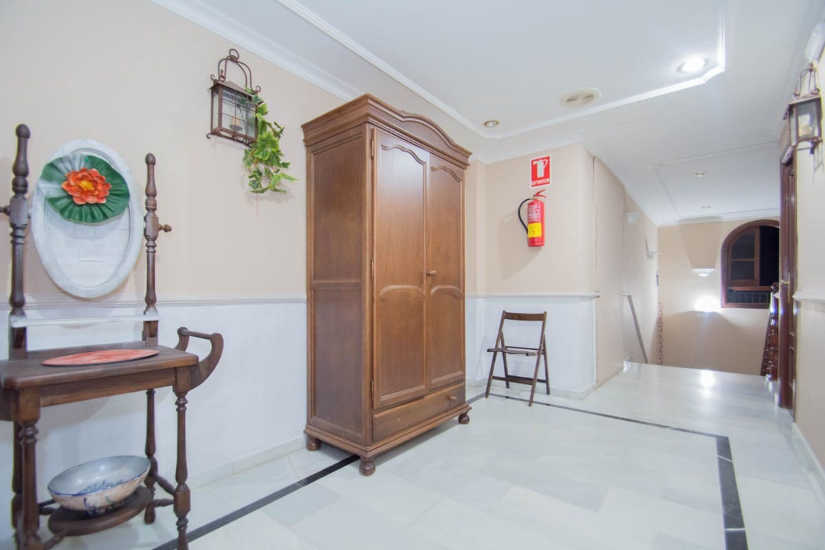 12 soveværelse Guesthouse/B & B til salg i Pinos Genil med garage - € 1.200.000 (Ref: 6720621)