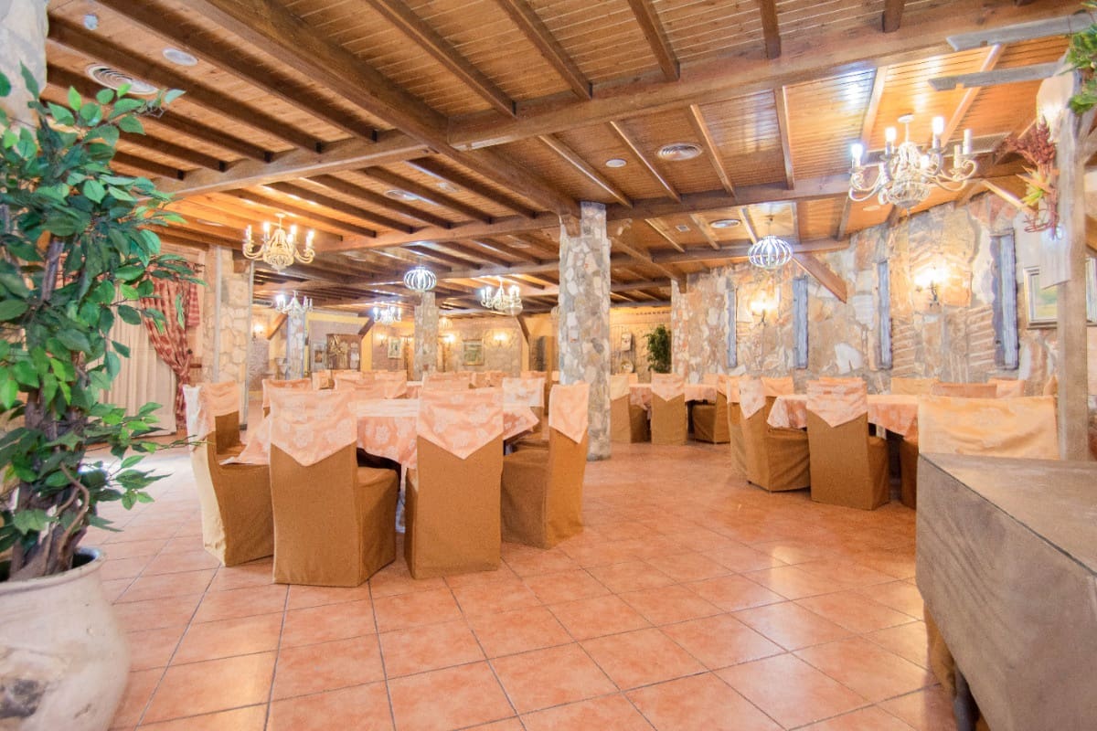 12 soveværelse Guesthouse/B & B til salg i Pinos Genil med garage - € 1.200.000 (Ref: 6720621)