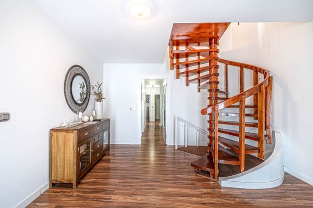 5 soveværelse Villa til salg i Albolote med swimmingpool garage - € 950.000 (Ref: 6720628)