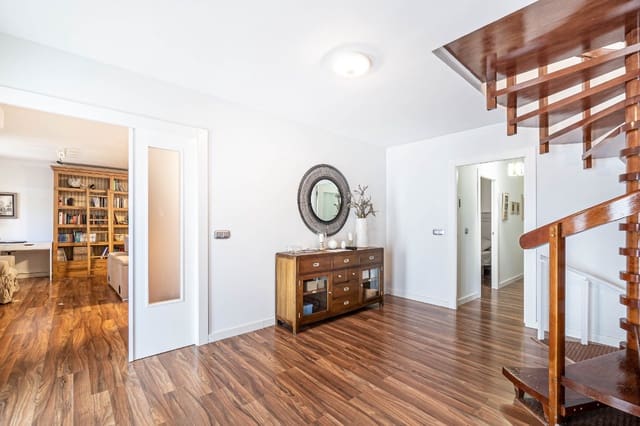 5 soveværelse Villa til salg i Albolote med swimmingpool garage - € 950.000 (Ref: 6720628)