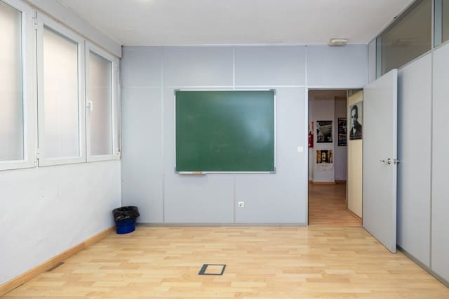 Local Comercial en Granada ciudad en venta - 210.000 € (Ref: 6720630)