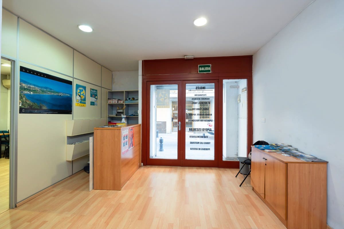 Commercial for sale in Granada city - € 210,000 (Ref: 6720630)