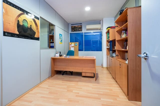 Local Comercial en Granada ciudad en venta - 210.000 € (Ref: 6720630)