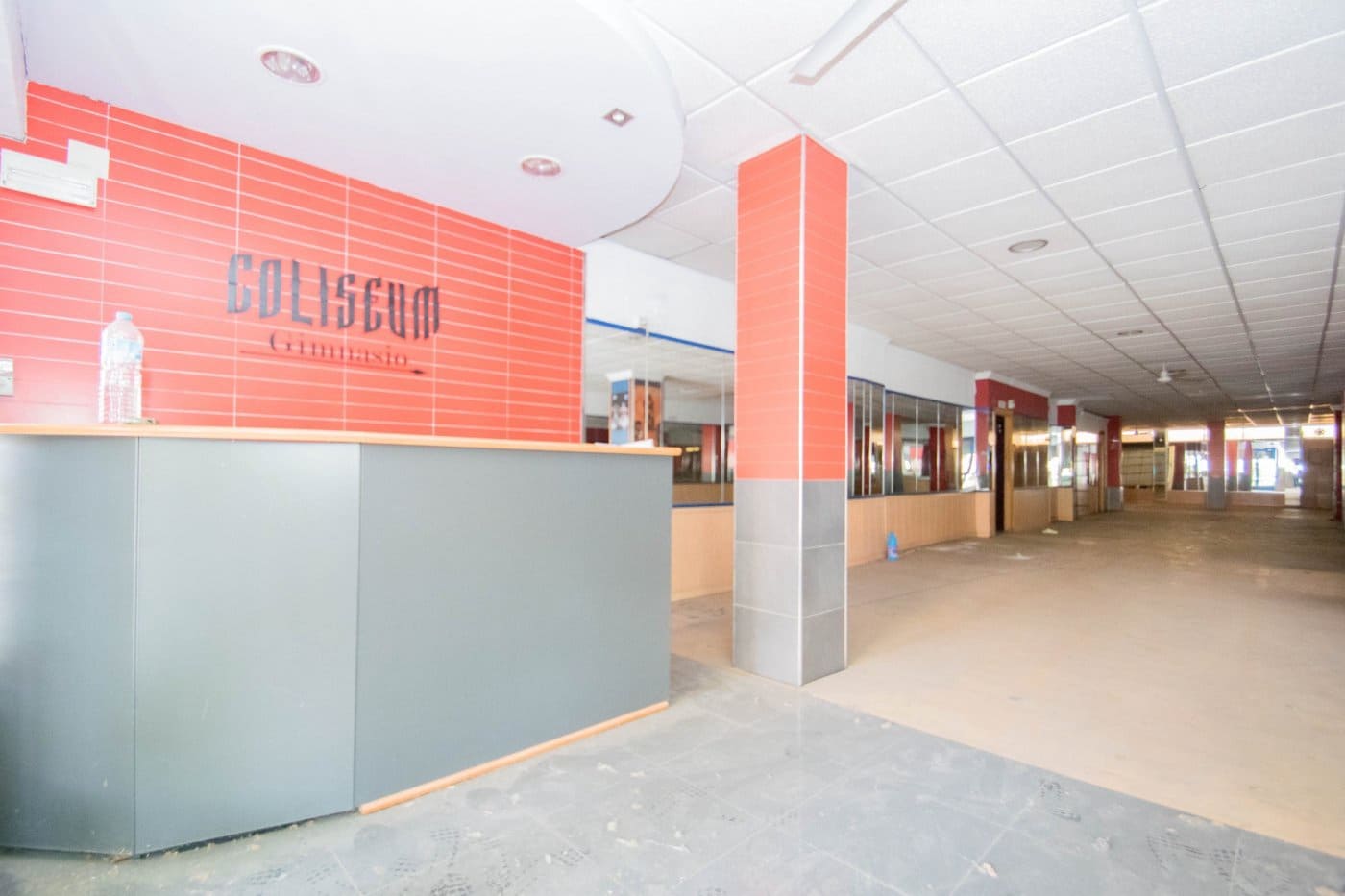 Commercieel te koop in Granada stad - € 230.000 (Ref: 6721162)