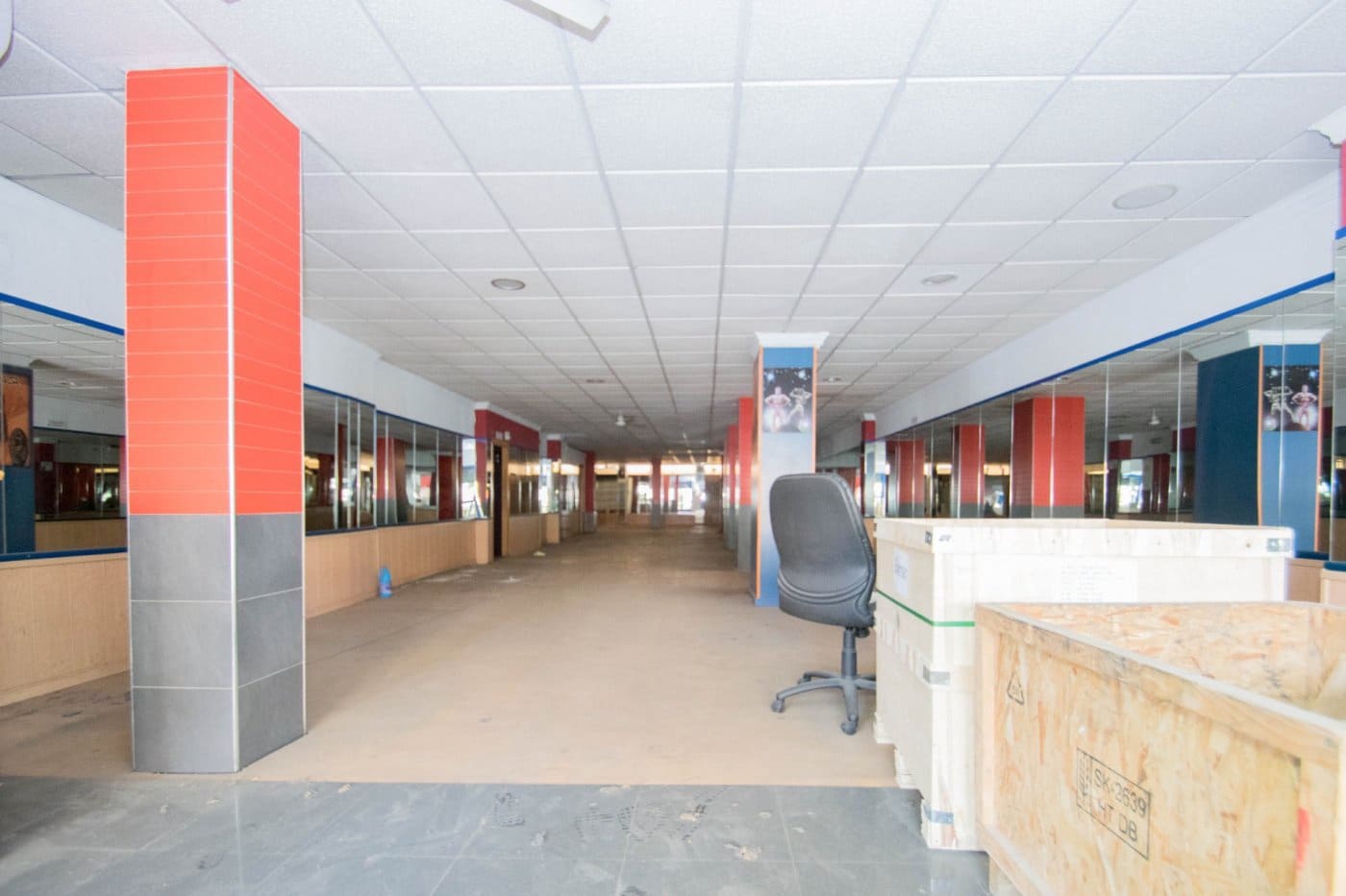 Commercieel te koop in Granada stad - € 230.000 (Ref: 6721162)