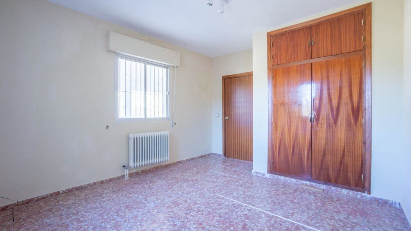 3 bedroom Finca/Country House for sale in Iznalloz - € 220,000 (Ref: 6744465)