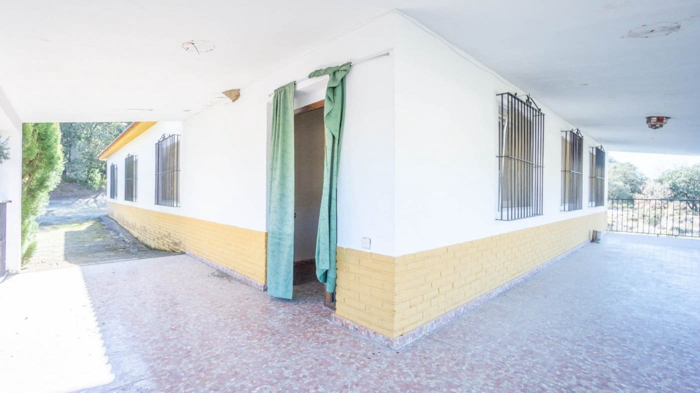 3 bedroom Finca/Country House for sale in Iznalloz - € 220,000 (Ref: 6744465)