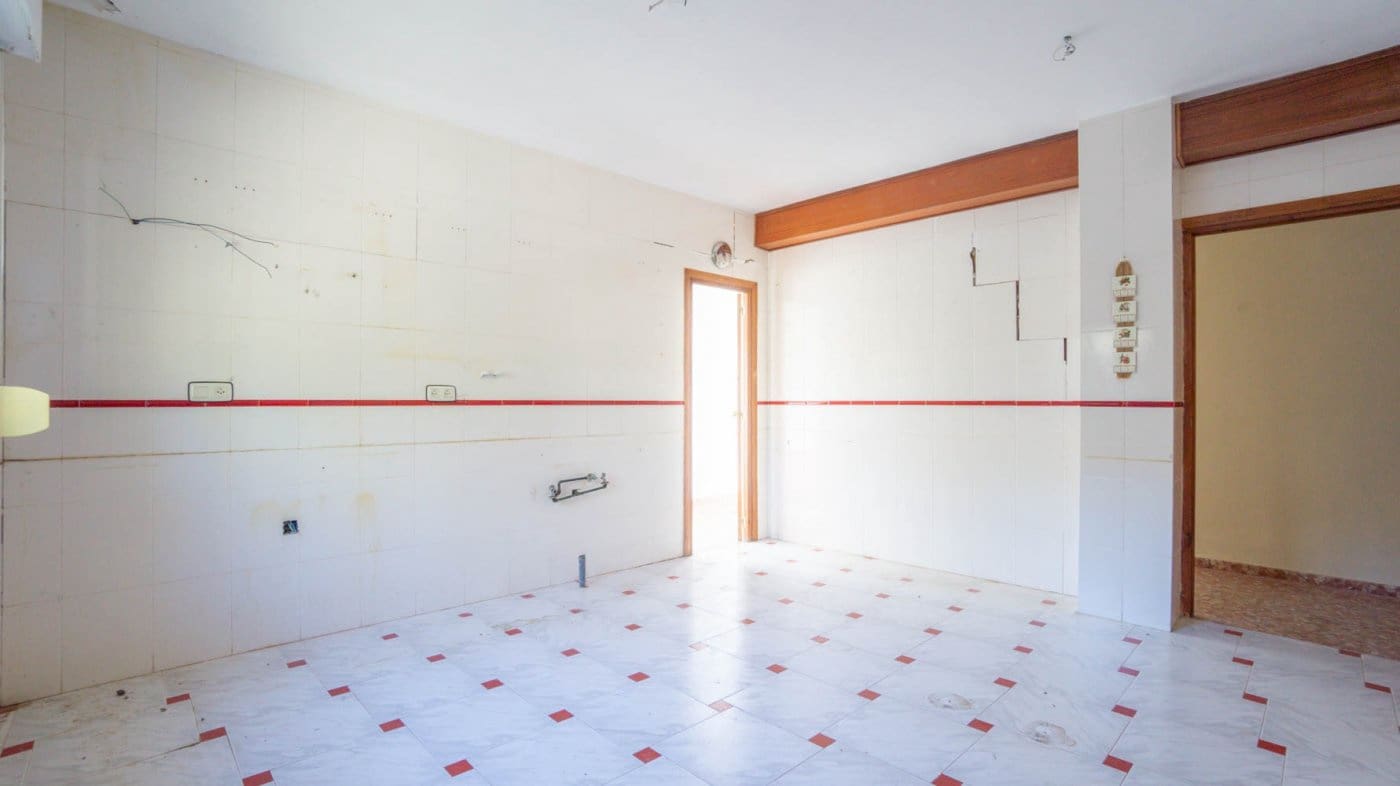 3 bedroom Finca/Country House for sale in Iznalloz - € 220,000 (Ref: 6744465)