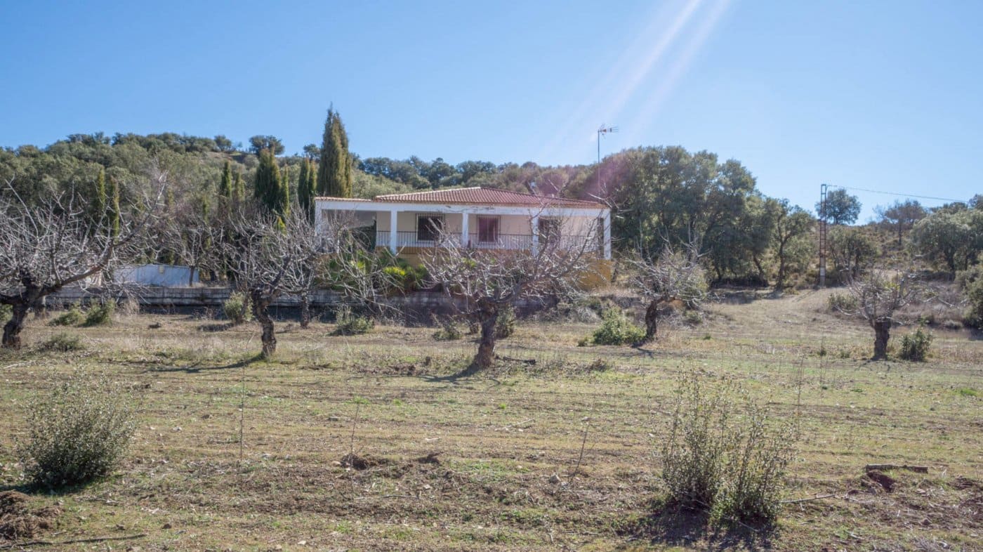 3 bedroom Finca/Country House for sale in Iznalloz - € 220,000 (Ref: 6744465)