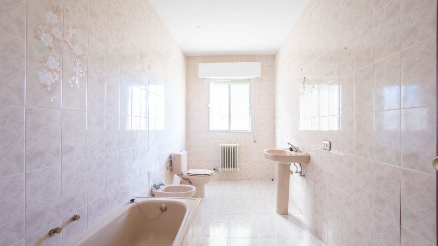 3 bedroom Finca/Country House for sale in Iznalloz - € 220,000 (Ref: 6744465)