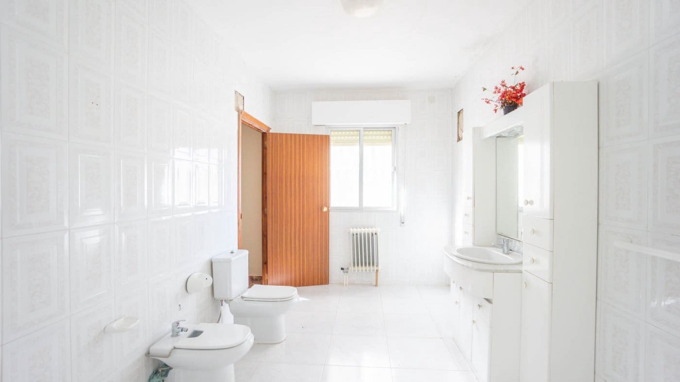 3 bedroom Finca/Country House for sale in Iznalloz - € 220,000 (Ref: 6744465)