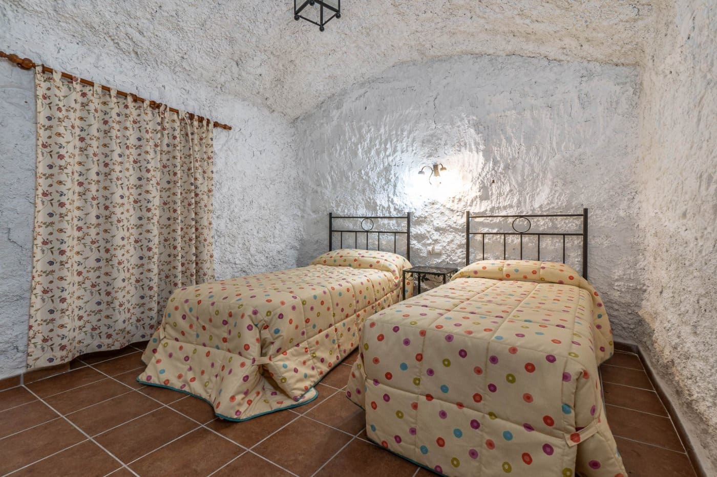 9 soverom Grottehus til salgs i Gorafe med garasje - € 220 000 (Ref: 6753887)