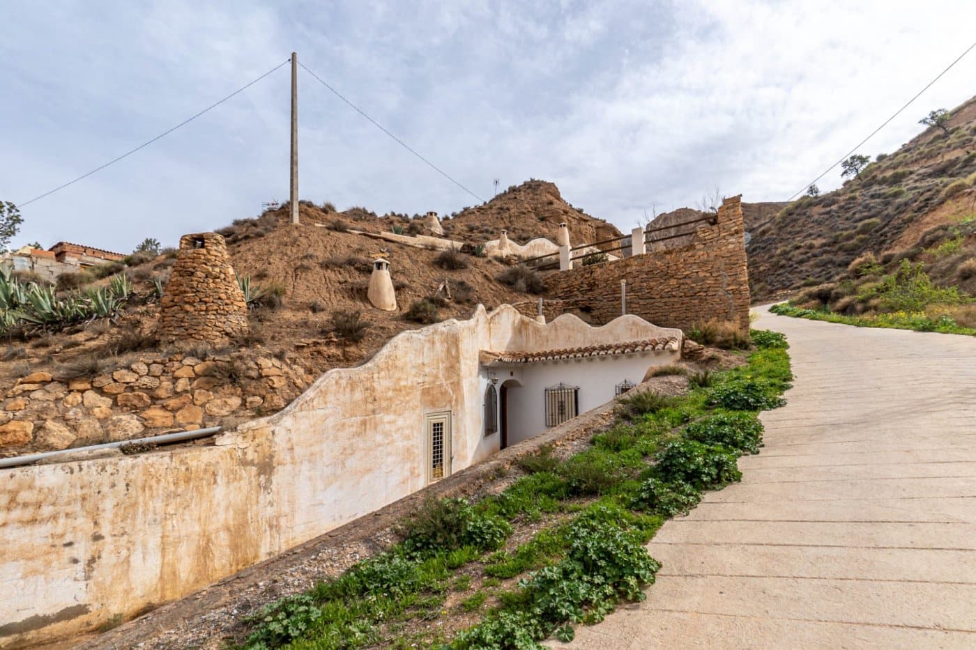 9 soverom Grottehus til salgs i Gorafe med garasje - € 220 000 (Ref: 6753887)