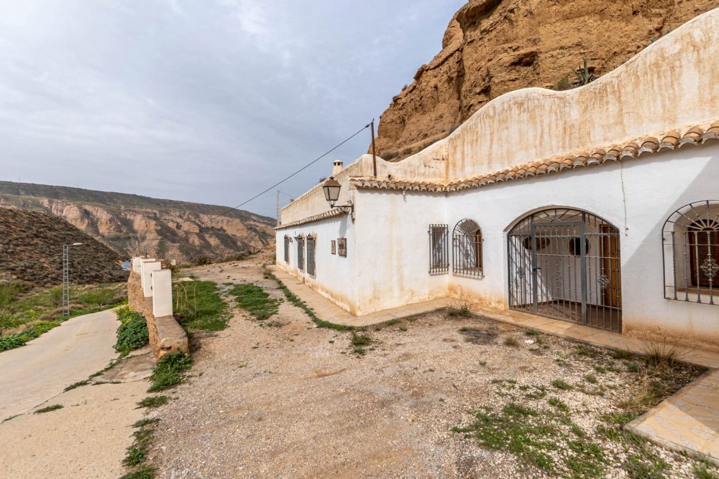 9 soverom Grottehus til salgs i Gorafe med garasje - € 220 000 (Ref: 6753887)