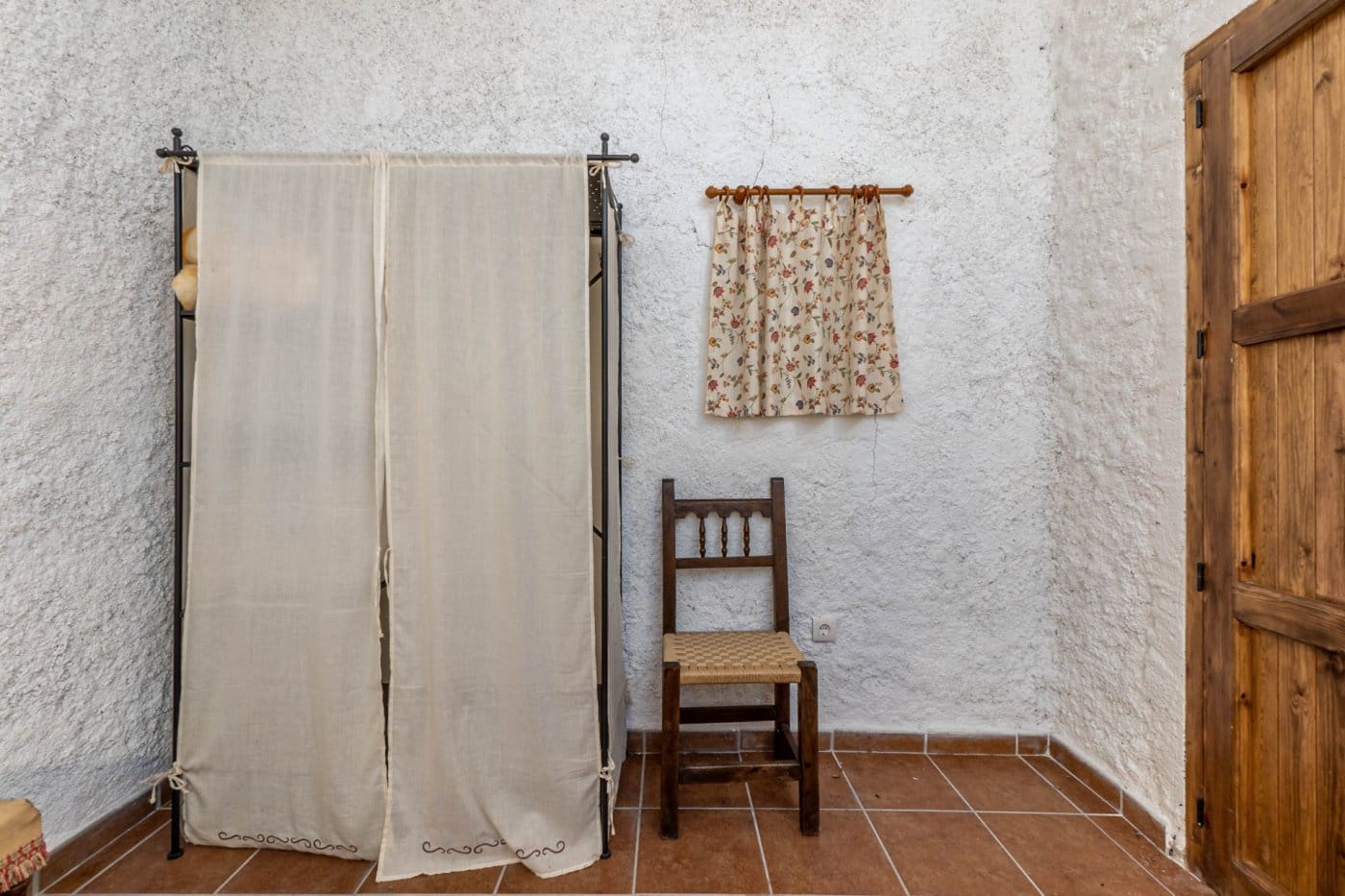 9 soverom Grottehus til salgs i Gorafe med garasje - € 220 000 (Ref: 6753887)