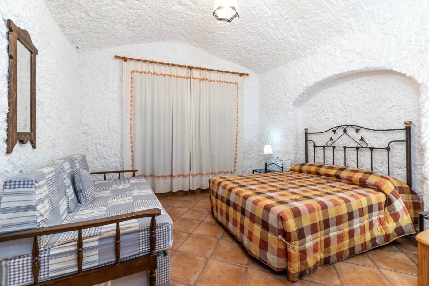 9 soverom Grottehus til salgs i Gorafe med garasje - € 220 000 (Ref: 6753887)