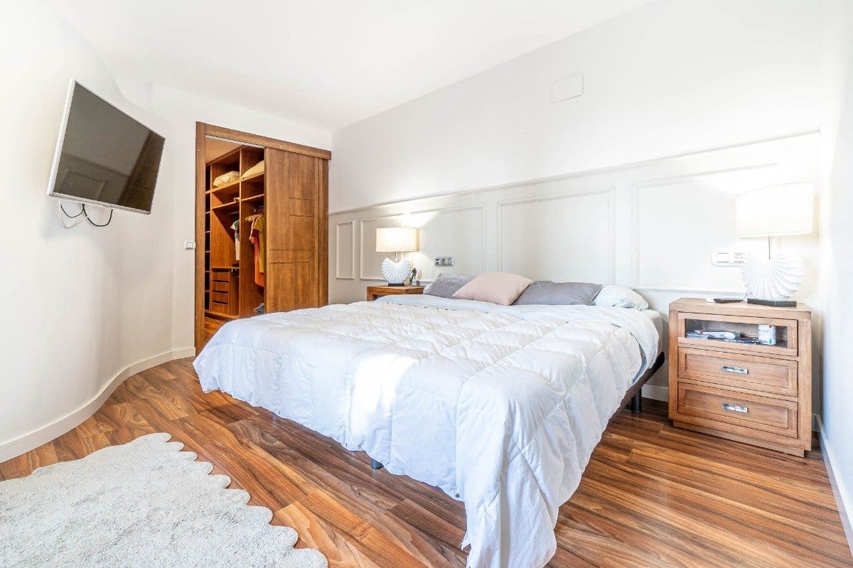 5 Zimmer Villa zu verkaufen in Peligros mit Pool Garage - 950.000 € (Ref: 6794308)