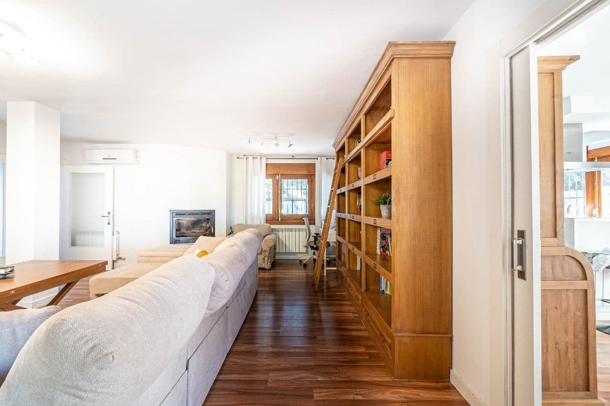 5 Zimmer Villa zu verkaufen in Peligros mit Pool Garage - 950.000 € (Ref: 6794308)