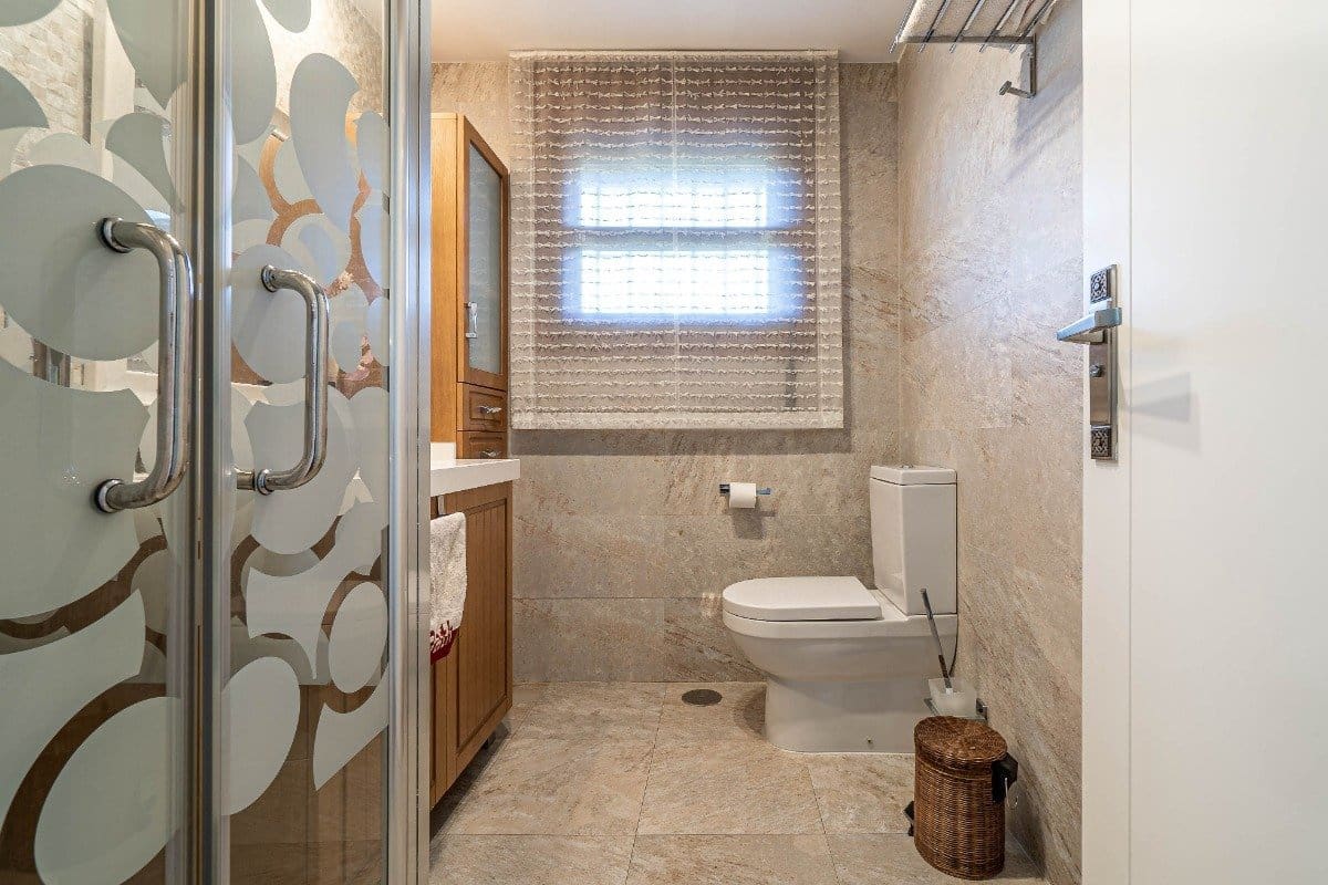 5 Zimmer Villa zu verkaufen in Peligros mit Pool Garage - 950.000 € (Ref: 6794308)