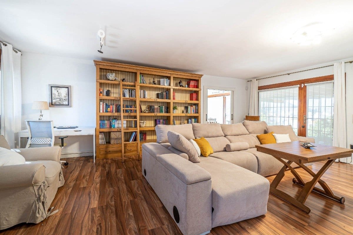 5 Zimmer Villa zu verkaufen in Peligros mit Pool Garage - 950.000 € (Ref: 6794308)