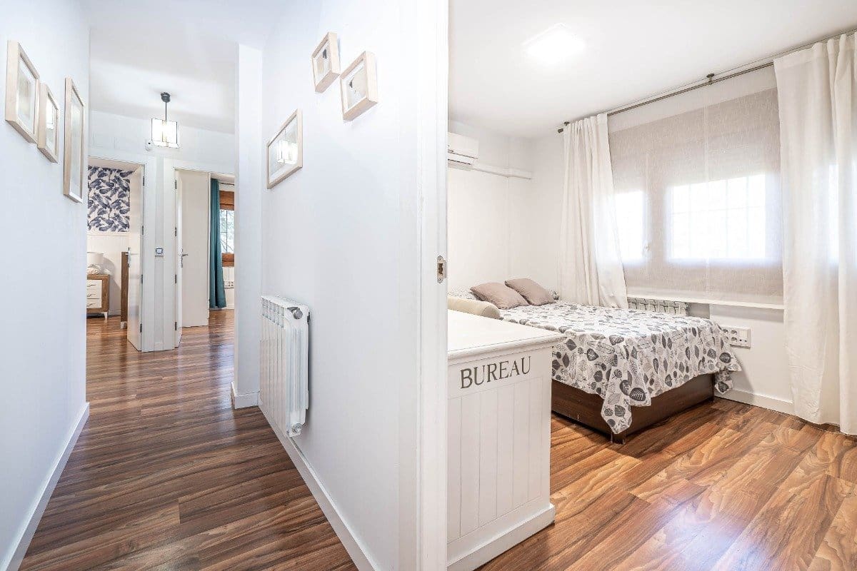 5 Zimmer Villa zu verkaufen in Peligros mit Pool Garage - 950.000 € (Ref: 6794308)