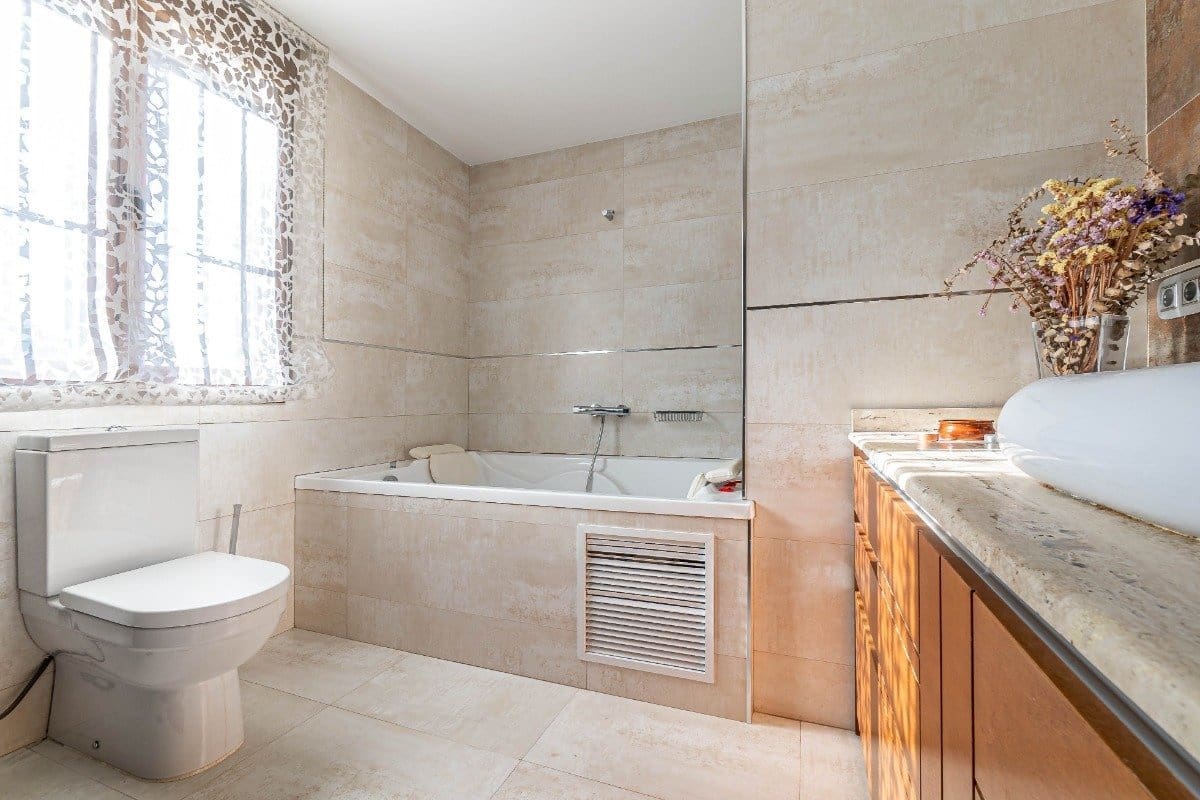 5 Zimmer Villa zu verkaufen in Peligros mit Pool Garage - 950.000 € (Ref: 6794308)