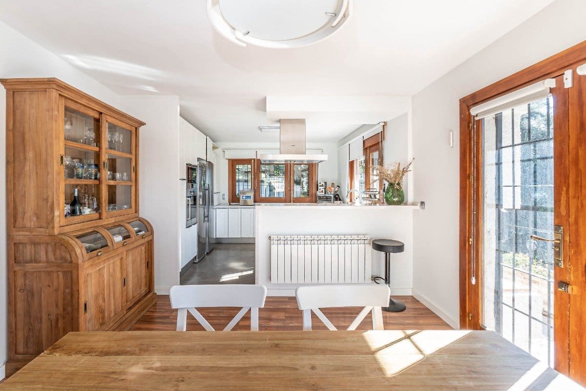 5 Zimmer Villa zu verkaufen in Peligros mit Pool Garage - 950.000 € (Ref: 6794308)