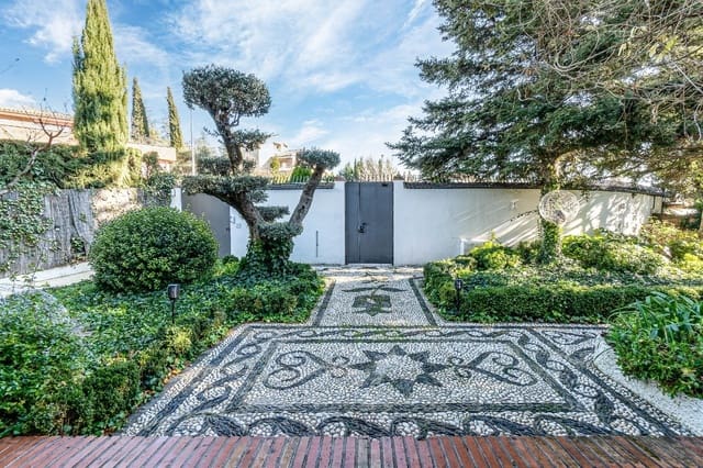 5 Zimmer Villa zu verkaufen in Peligros mit Pool Garage - 950.000 € (Ref: 6794308)