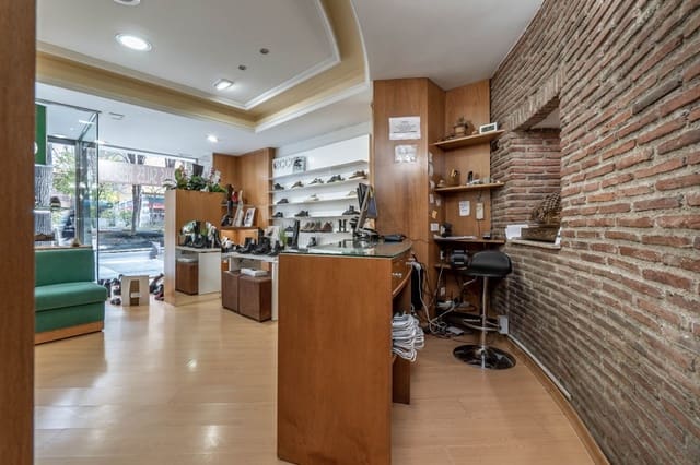 Commercieel te koop in Granada stad - € 545.000 (Ref: 6869027)