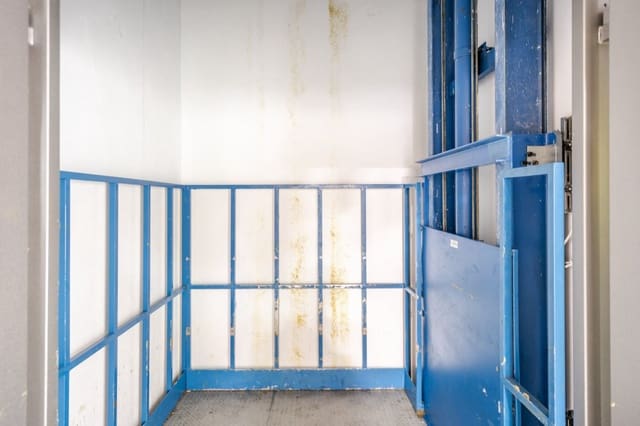 Kommersiell till salu i Pórtugos - 825 000 € (Ref: 6879606)