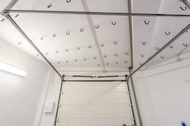 Kommersiell till salu i Pórtugos - 825 000 € (Ref: 6879606)