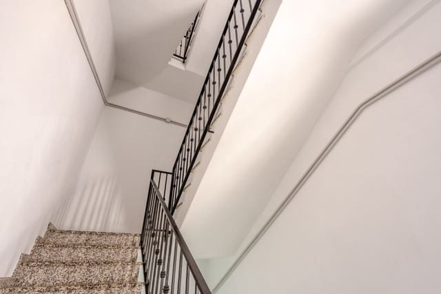 Kommersiell till salu i Pórtugos - 825 000 € (Ref: 6879606)