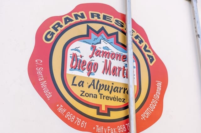 Kommersiell till salu i Pórtugos - 825 000 € (Ref: 6879606)