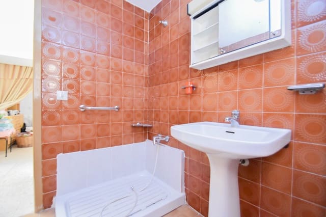 4 soveværelse Byhus til salg i Colomera - € 36.900 (Ref: 7026165)