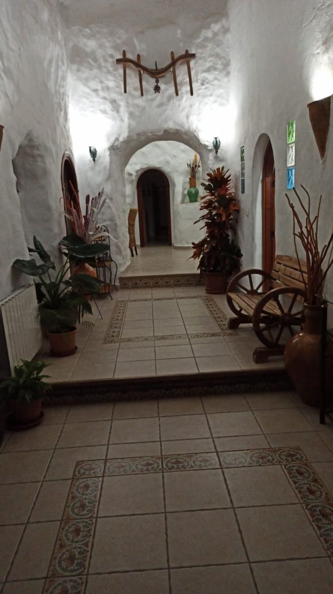 9 soveværelse Hulehus til salg i Pozo Alcon med swimmingpool - € 283.250 (Ref: 7233179)