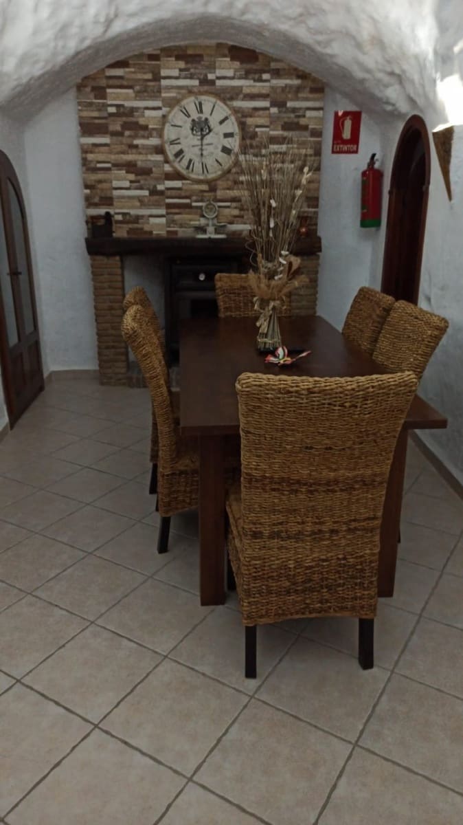 9 soveværelse Hulehus til salg i Pozo Alcon med swimmingpool - € 283.250 (Ref: 7233179)