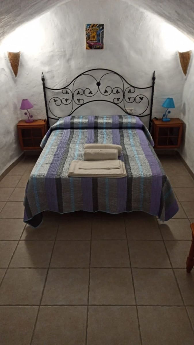 9 soveværelse Hulehus til salg i Pozo Alcon med swimmingpool - € 283.250 (Ref: 7233179)