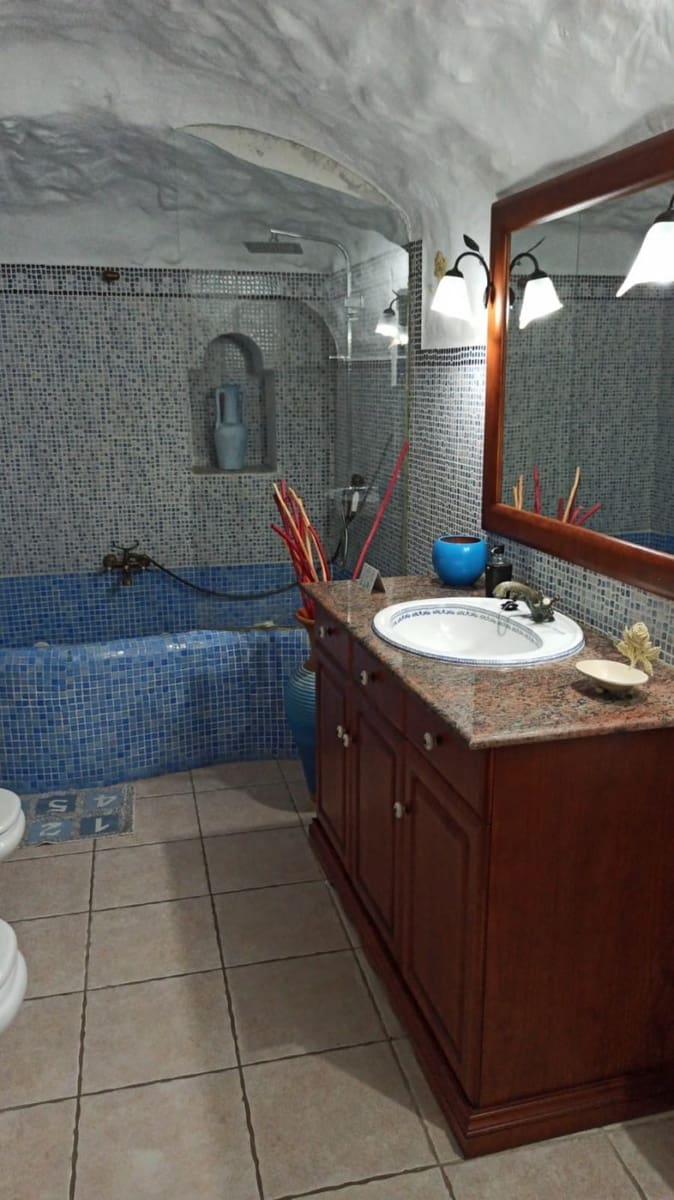 9 soveværelse Hulehus til salg i Pozo Alcon med swimmingpool - € 283.250 (Ref: 7233179)