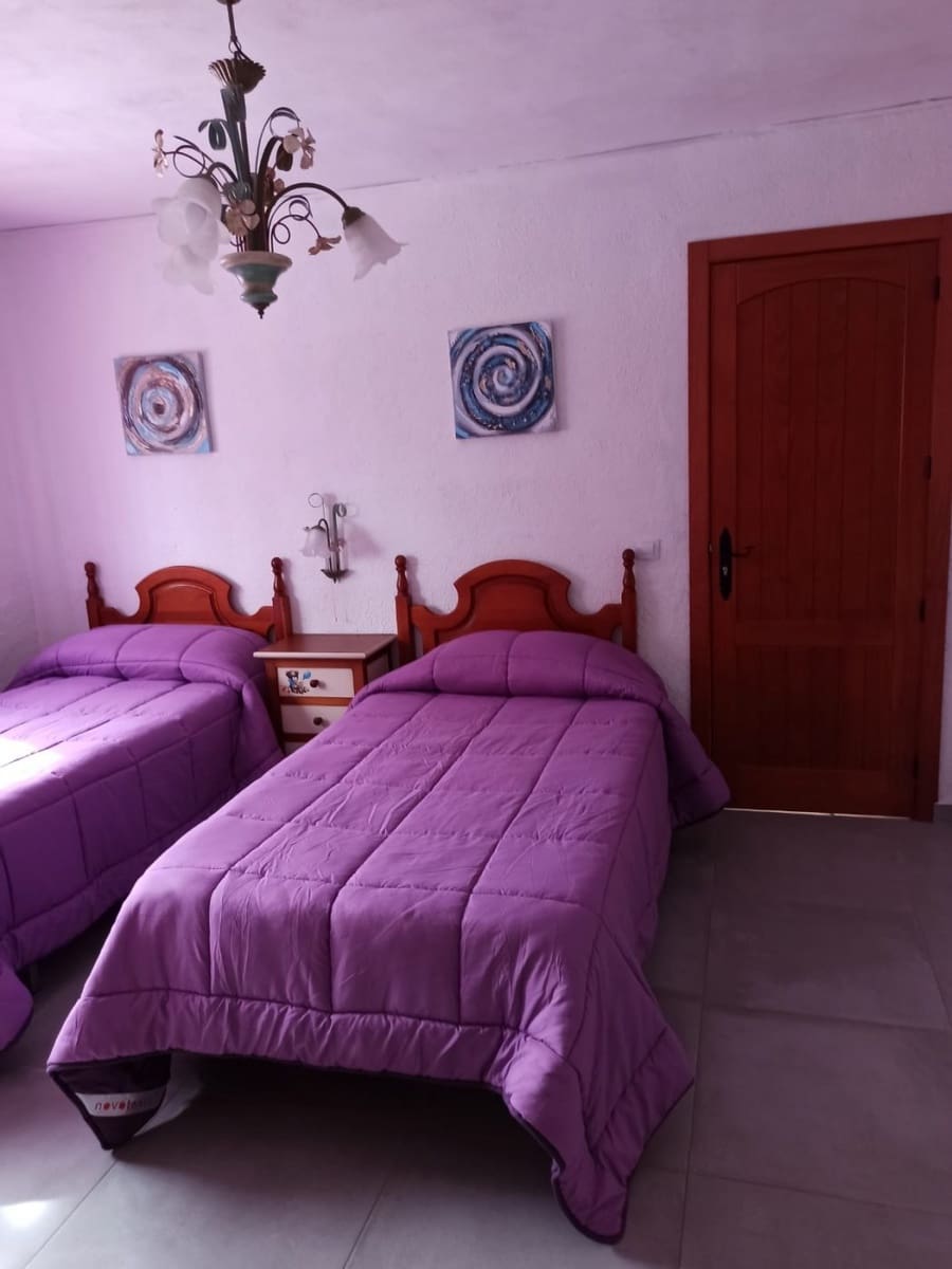 9 soveværelse Hulehus til salg i Pozo Alcon med swimmingpool - € 283.250 (Ref: 7233179)