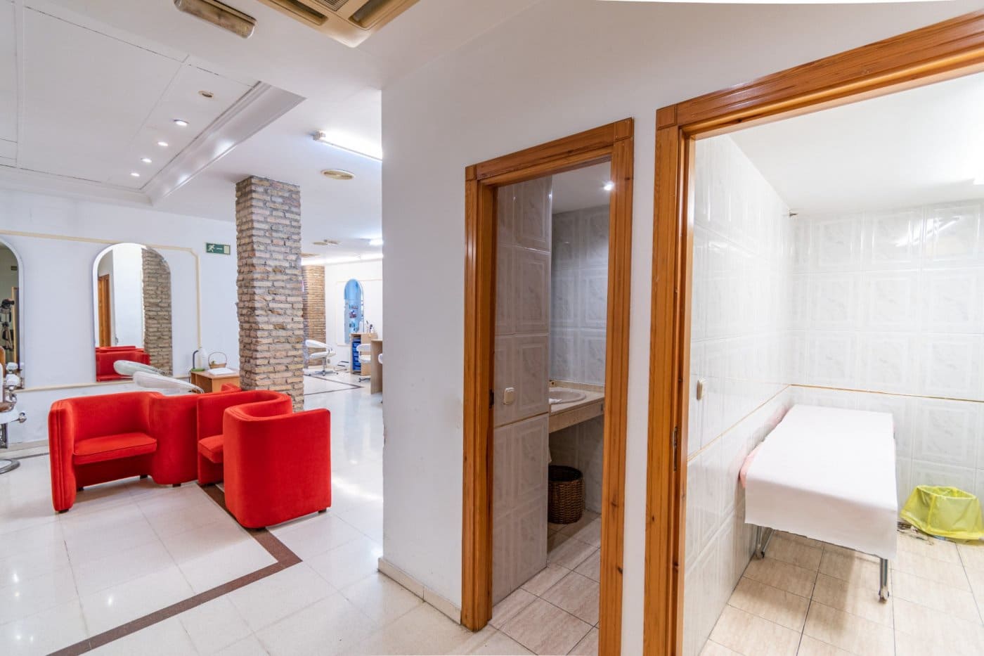 Commercieel te koop in Granada stad - € 440.000 (Ref: 7261405)