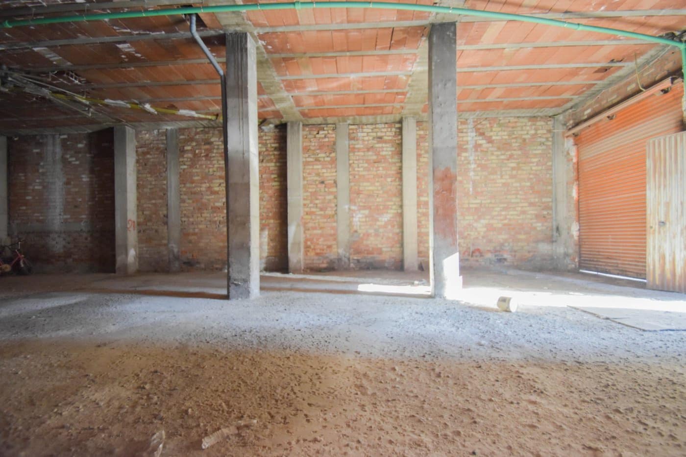 Komercyjne na sprzedaż w Maracena - 135 000 € (Ref: 7274696)