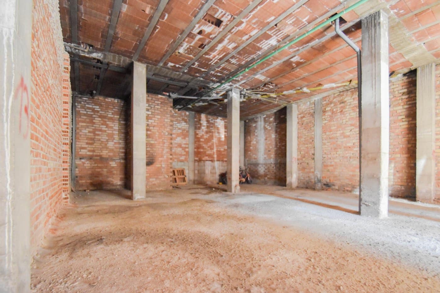 Komercyjne na sprzedaż w Maracena - 135 000 € (Ref: 7274696)