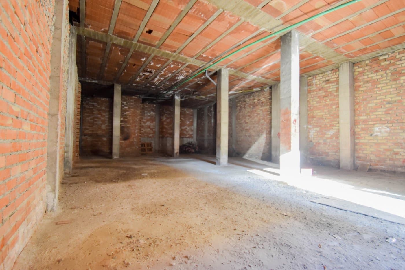 Komercyjne na sprzedaż w Maracena - 135 000 € (Ref: 7274696)